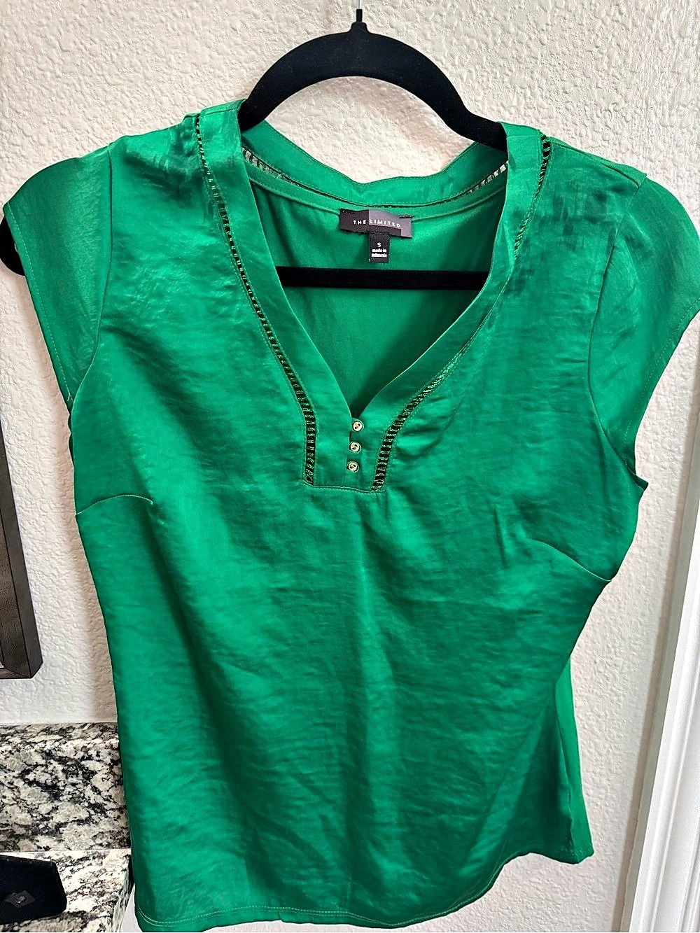 The Limited Women'Small Blouse in Green Size Small Like New